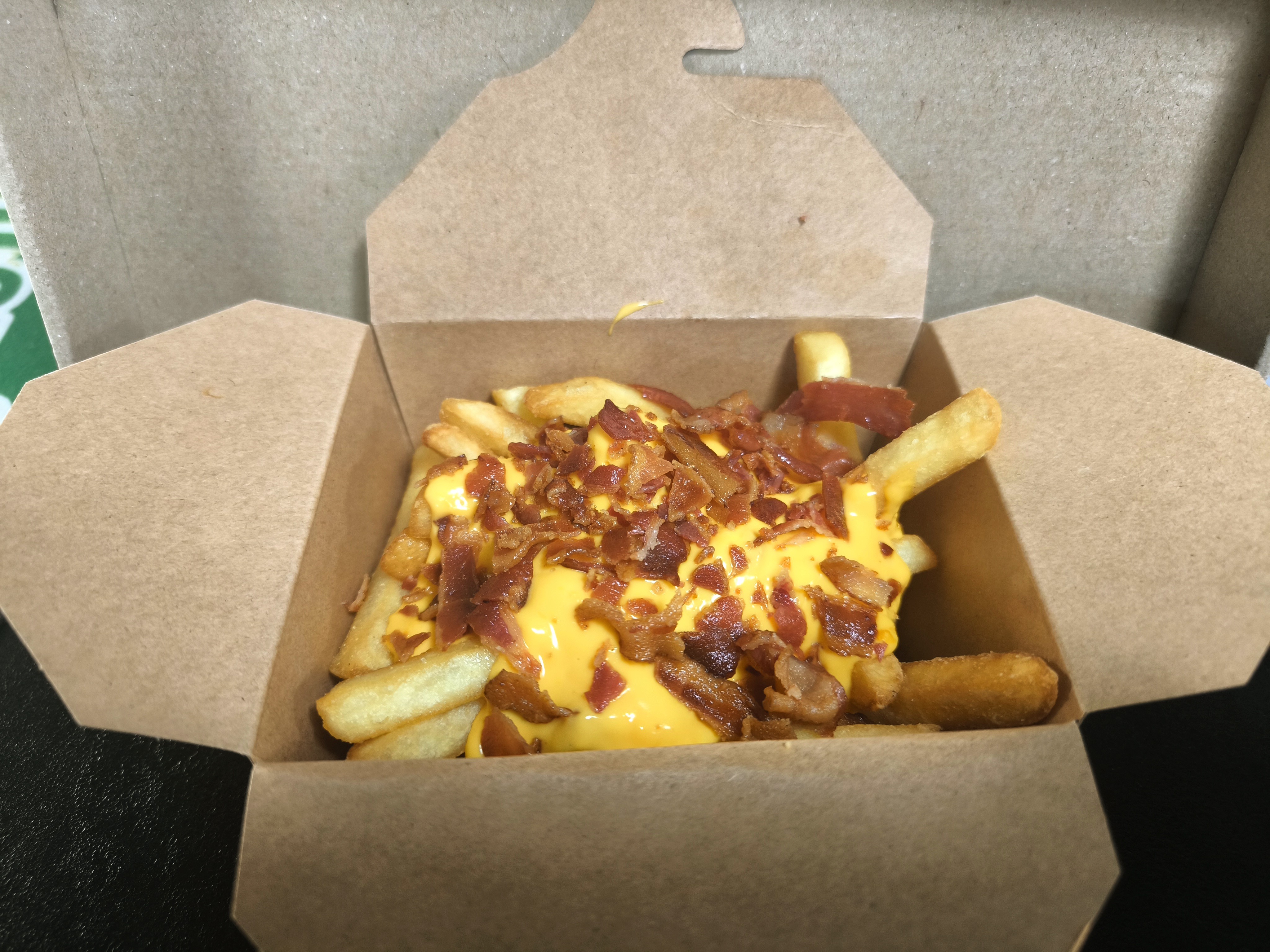 Cheddar sajtos, baconös krumpli